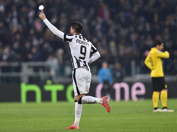 Футбольный клуб «Барселоне» победил «Манчестер сити в 1/8 финала Лиги чемпионов