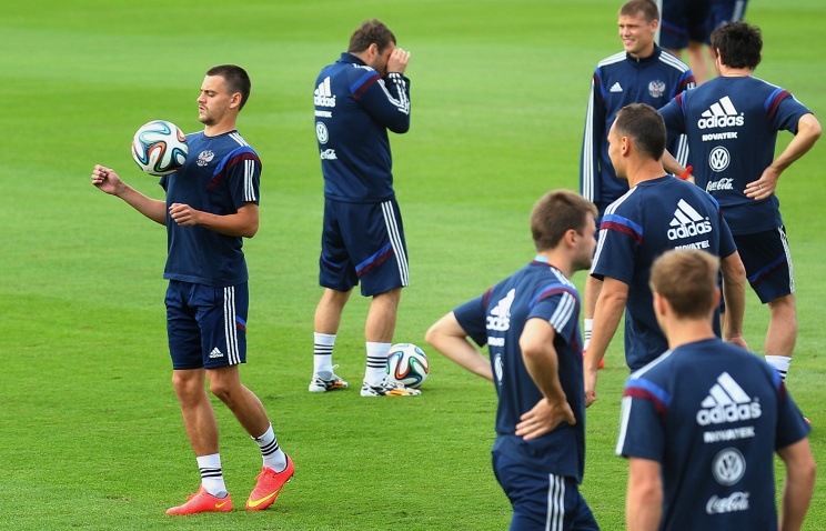 Все футболисты сборной России продолжают подготовку к играм чемпионата мира в общей группе