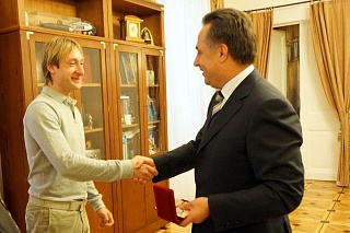 ЕВГЕНИЙ ПЛЮЩЕНКО НАГРАЖДЕН МЕДАЛЬЮ ИМЕНИ НИКОЛАЯ ОЗЕРОВА